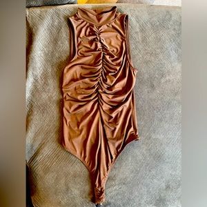 Rue21 high neck onesie. Brown size medium